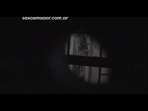 ❤️ Blondiin saab salaja videolevi naabruskonna voyeuri poolt peidetud õõnsate telliskivide taha peidetud Sluts at et.pornohammer.ru